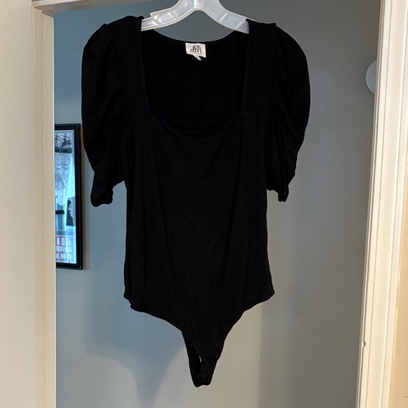 NWOT Ruched Sleeve Square Neck Bodysuit - Picture 1 of 1
